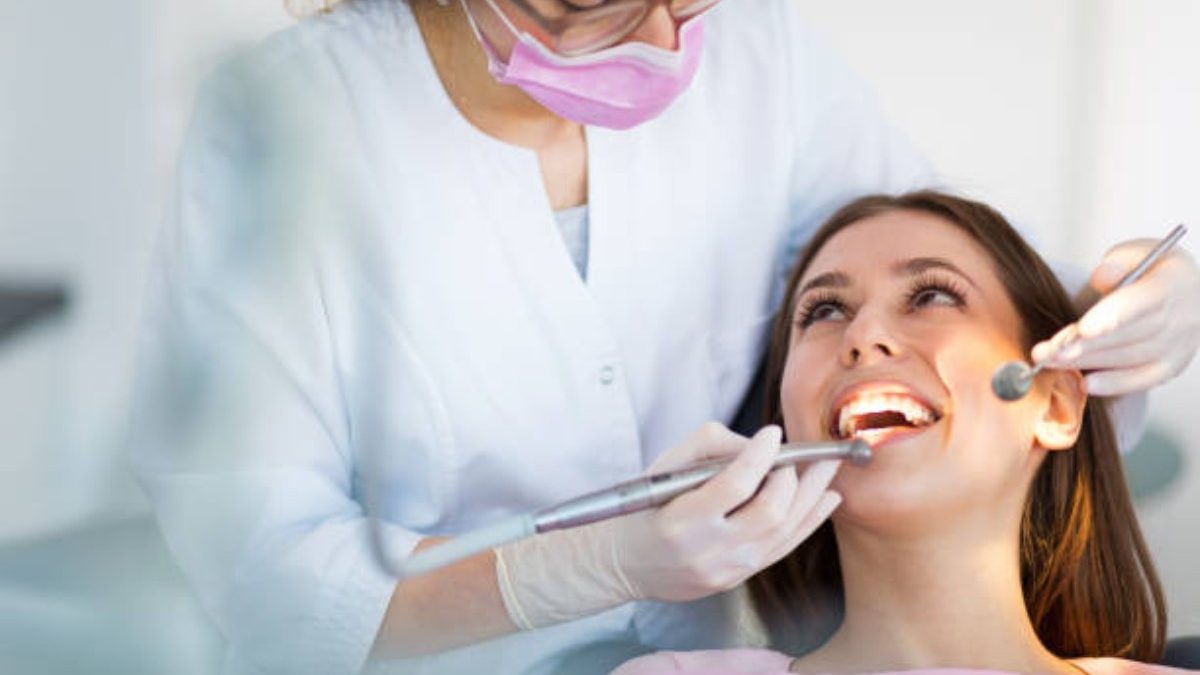 Top 4 Factors To Look At When Choosing A Dentist