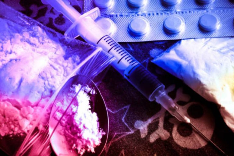 https://www.health4fitnessblog.com/top-5-reasons-people-turn-to-drugs-in-todays-society/