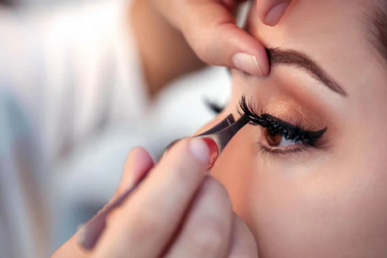 New to Lash Extensions? Here Are 5 Things You Need to Know