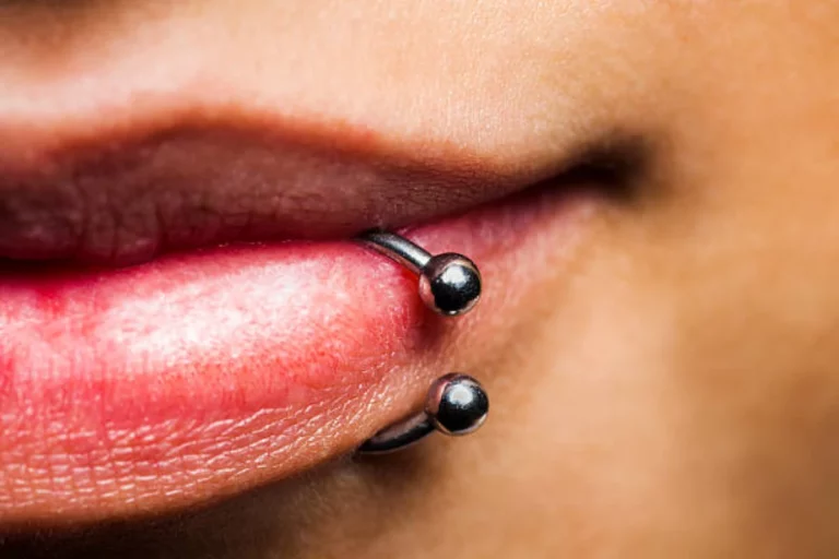 Snake Bites Piercing: Pain and Beauty Are Inseparable